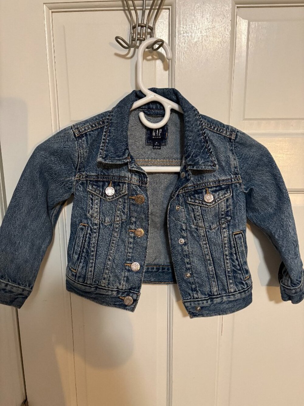 GAP toddler jean jacket XS (4-5)